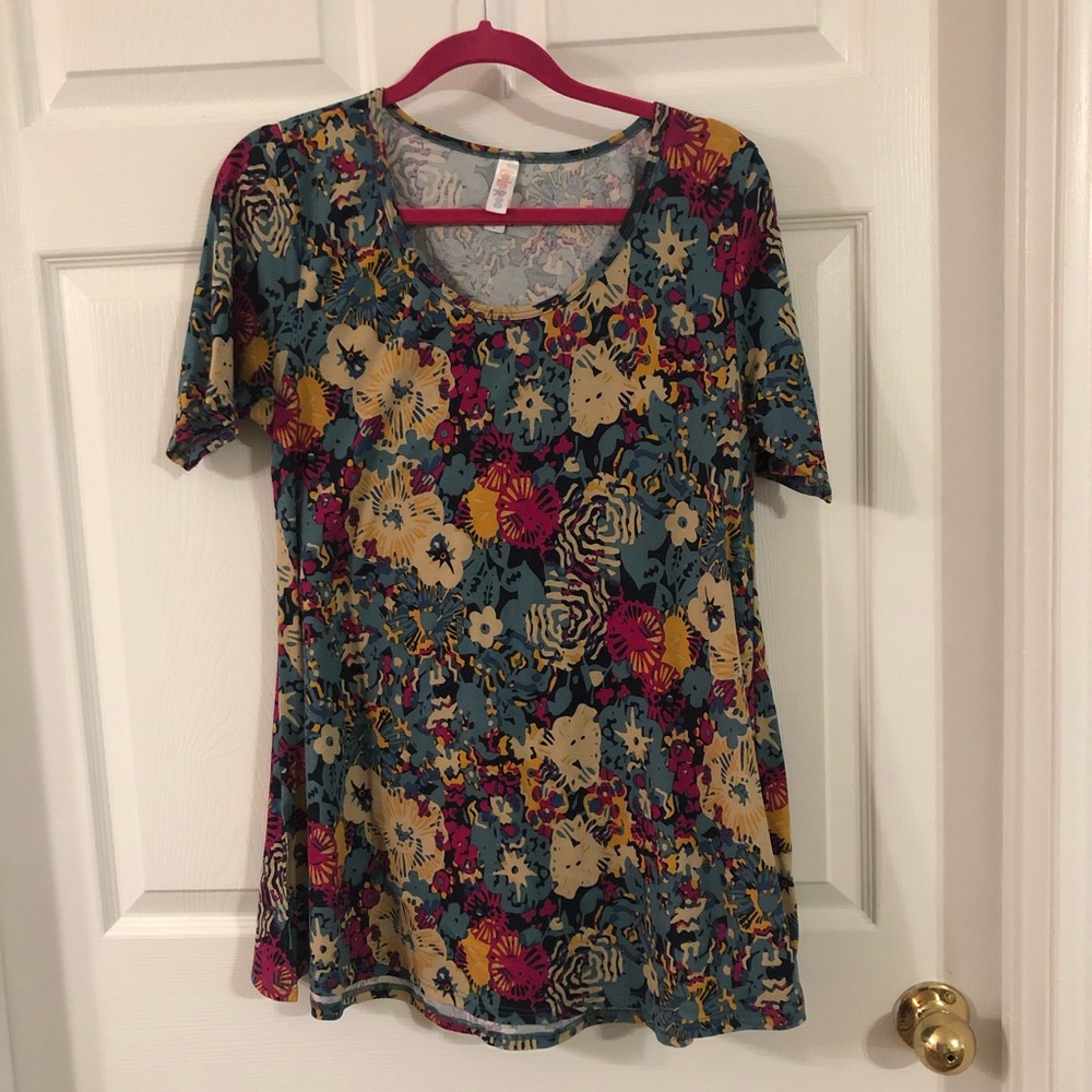 Lularoe Tshirt Small